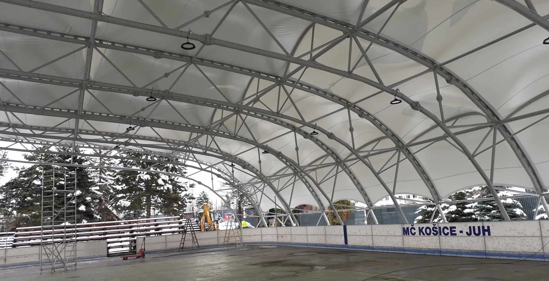 ZASTREŠENIE ĽADOVEJ PLOCHY KE SK