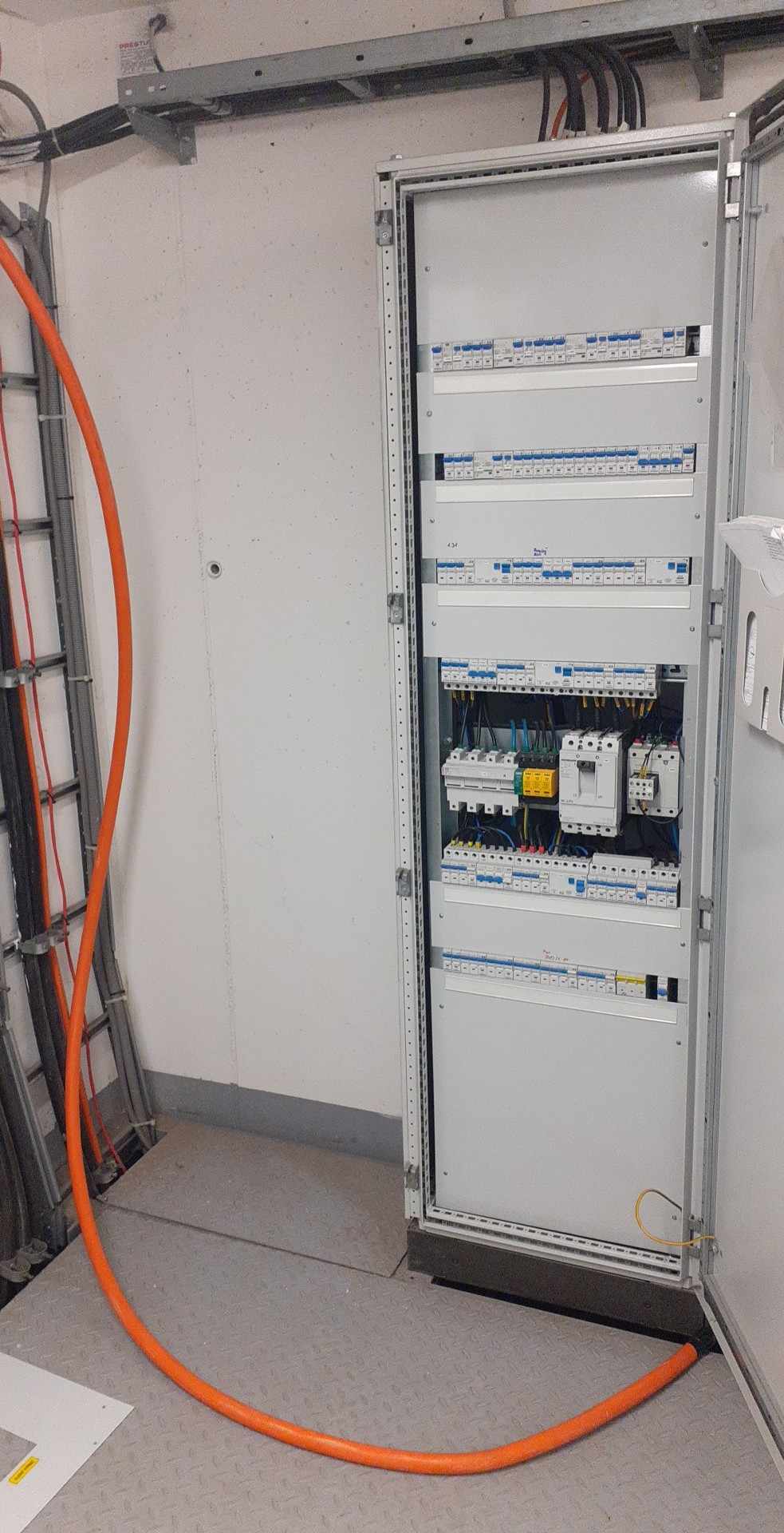 CASSOVAR KE NAPÁJANIE CBS SK