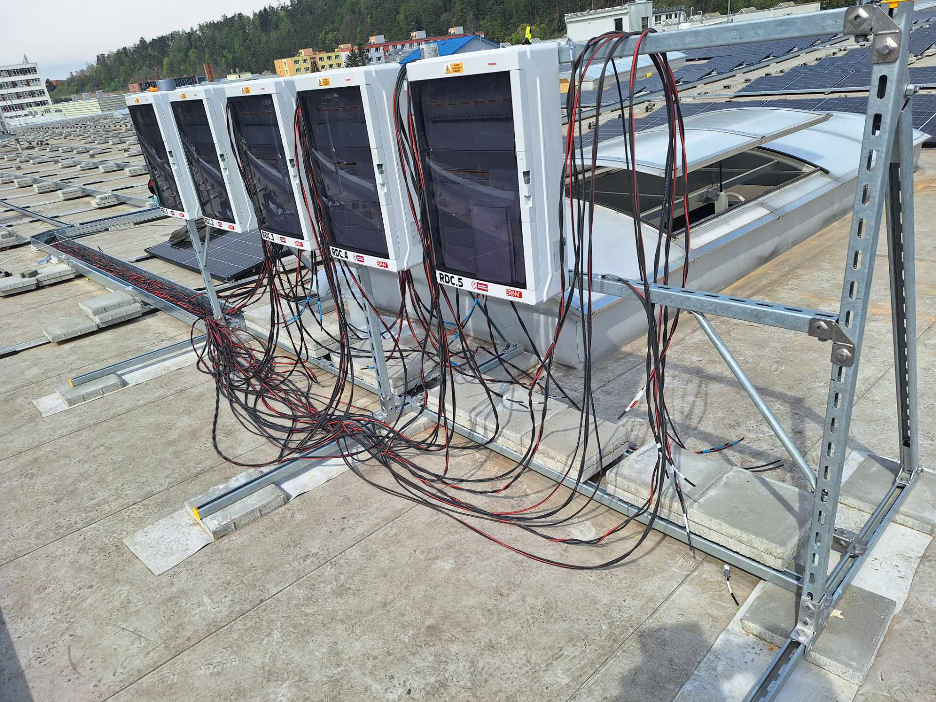 FOTOVOLTICKÁ ELEKTRÁREŇ ELTEK LIPTOVSKÝ HRÁDOK SK