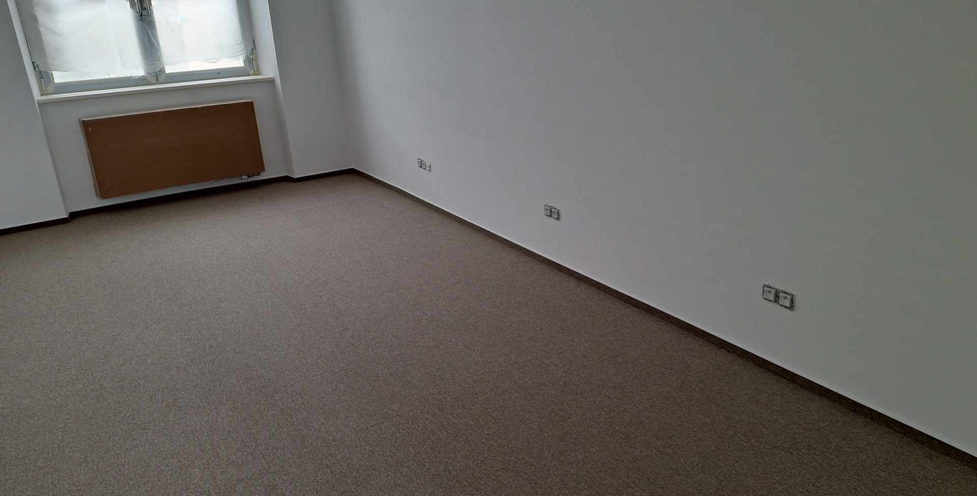 POŠTA KOŠICE - KANCELÁRSKE PRIESTORY SK